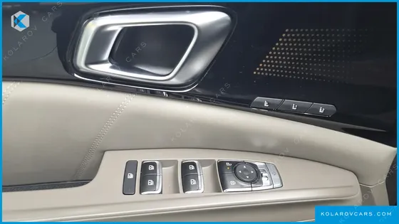 KIA CARNIVAL HEV 9SEATER SIGNATURE