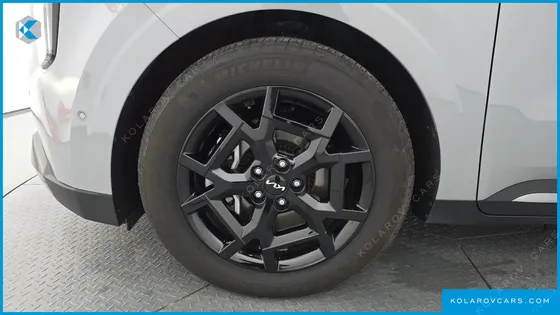KIA CARNIVAL GASOLINE 9-SEATER GRAVITY