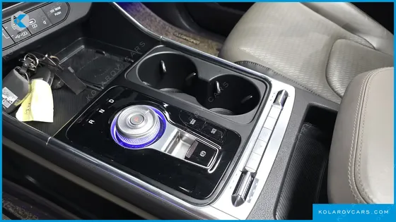 KIA CARNIVAL GASOLINE 7-SEATER NOBLESSE