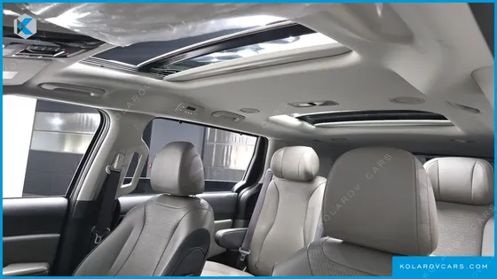KIA CARNIVAL GASOLINE 7-SEATER NOBLESSE