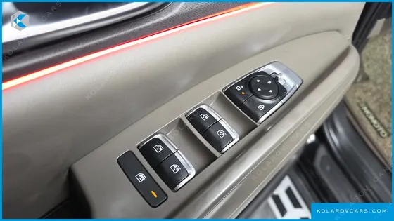 KIA CARNIVAL GASOLINE 7-SEATER NOBLESSE
