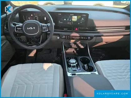 KIA CARNIVAL GASOLINE 7-SEATER HI LIMOUSINE (SPECIAL VEHICLE)