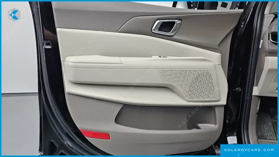 KIA CARNIVAL GASOLINE 7-SEATER NOBLESSE