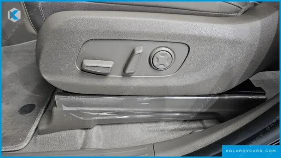 KIA CARNIVAL GASOLINE 7-SEATER NOBLESSE
