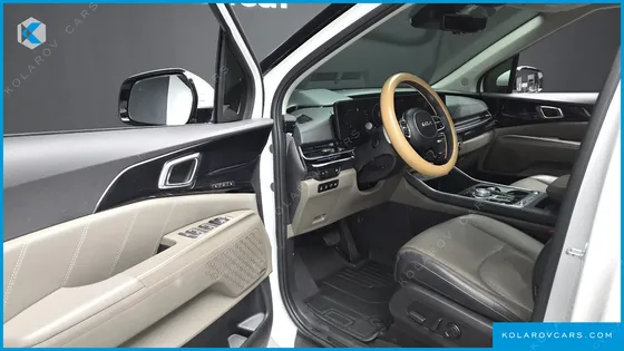 KIA CARNIVAL GASOLINE 9-SEATER SIGNATURE