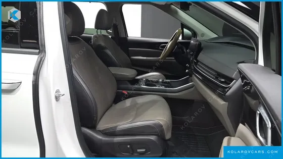 KIA CARNIVAL GASOLINE 9-SEATER SIGNATURE