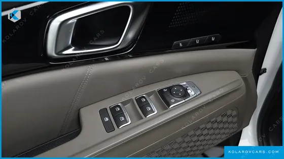 KIA CARNIVAL GASOLINE 9-SEATER SIGNATURE