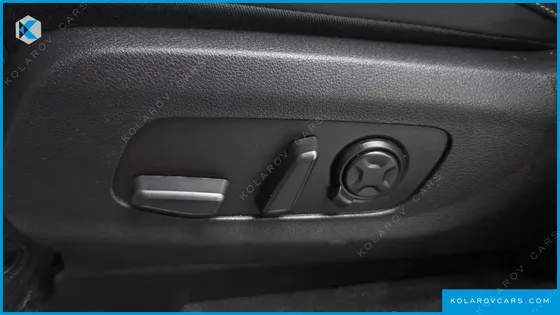 KIA CARNIVAL GASOLINE 9-SEATER SIGNATURE