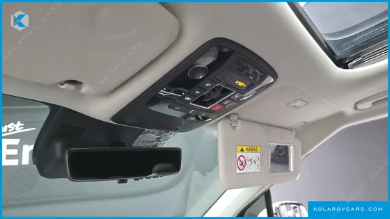 KIA CARNIVAL GASOLINE 9-SEATER SIGNATURE