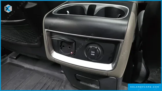 KIA CARNIVAL GASOLINE 9-SEATER SIGNATURE