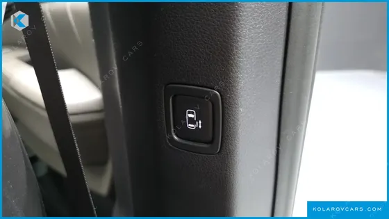 KIA CARNIVAL GASOLINE 9-SEATER SIGNATURE