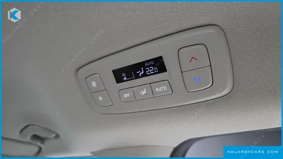 KIA CARNIVAL GASOLINE 9-SEATER SIGNATURE