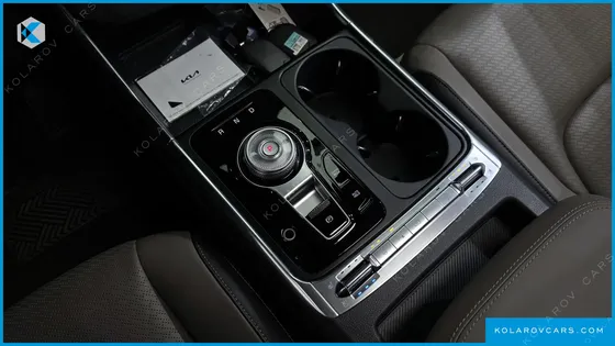 KIA CARNIVAL GASOLINE 9-SEATER GRAVITY