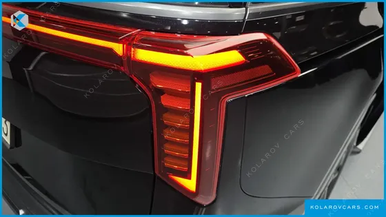 KIA CARNIVAL GASOLINE 9-SEATER GRAVITY