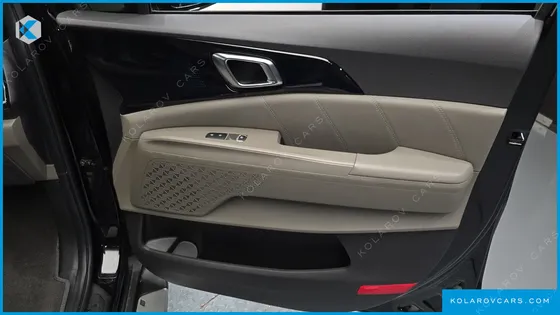KIA CARNIVAL GASOLINE 9-SEATER GRAVITY