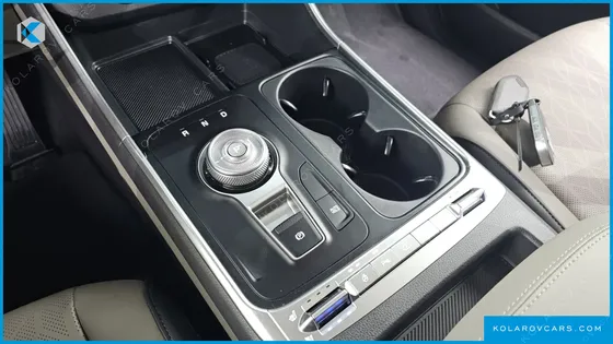 KIA CARNIVAL HEV 9 SEATER PRESTIGE