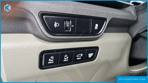 KIA CARNIVAL HEV 9 SEATER PRESTIGE