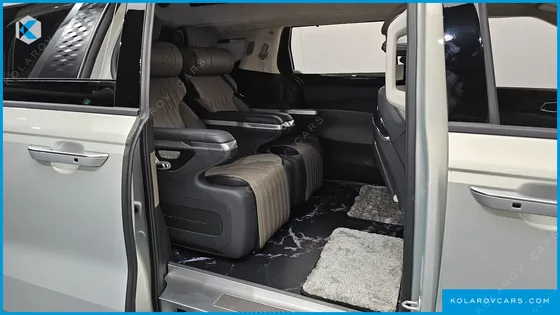 KIA CARNIVAL DIESEL 9-SEATER HI LIMOUSINE (SPECIAL VEHICLE)