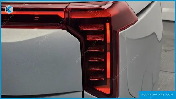 KIA CARNIVAL DIESEL 9-SEATER HI LIMOUSINE (SPECIAL VEHICLE)