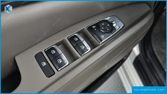 KIA CARNIVAL DIESEL 9-SEATER HI LIMOUSINE (SPECIAL VEHICLE)