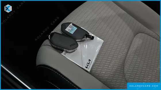 KIA CARNIVAL HEV 9SEATER GRAVITY