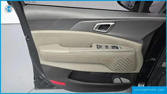KIA CARNIVAL HEV 9 SEATER PRESTIGE