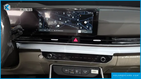 KIA CARNIVAL DIESEL 9-SEATER SIGNATURE