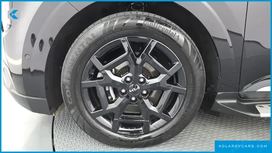 KIA CARNIVAL DIESEL 9-SEATER GRAVITY