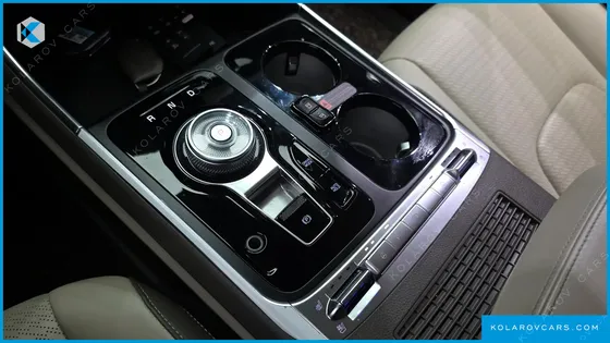 KIA CARNIVAL GASOLINE 4-SEATER HI LIMOUSINE