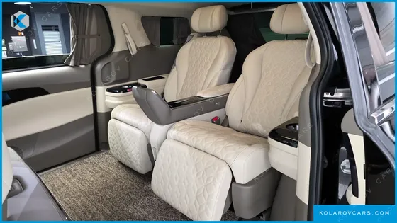 KIA CARNIVAL GASOLINE 4-SEATER HI LIMOUSINE
