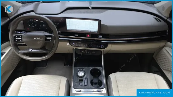 KIA CARNIVAL DIESEL 9-SEATER SIGNATURE