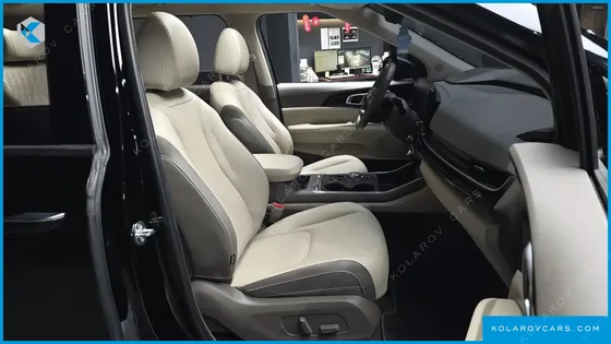 KIA CARNIVAL DIESEL 9-SEATER SIGNATURE