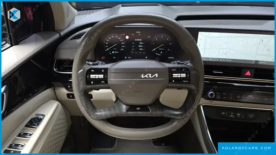 KIA CARNIVAL DIESEL 9-SEATER SIGNATURE