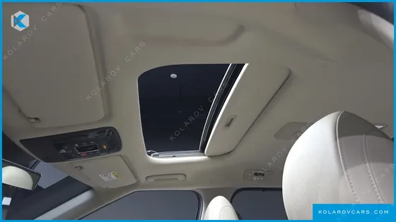 KIA CARNIVAL DIESEL 9-SEATER SIGNATURE