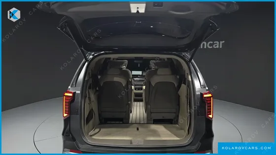KIA CARNIVAL DIESEL 9-SEATER SIGNATURE