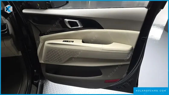 KIA CARNIVAL DIESEL 9-SEATER SIGNATURE