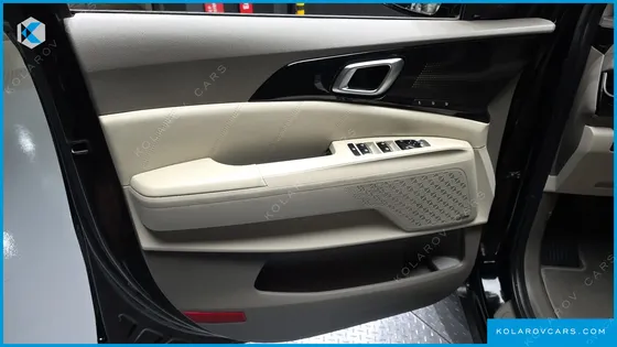 KIA CARNIVAL DIESEL 9-SEATER SIGNATURE