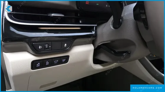 KIA CARNIVAL DIESEL 9-SEATER SIGNATURE