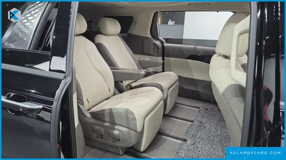KIA CARNIVAL DIESEL 7-SEATER SIGNATURE