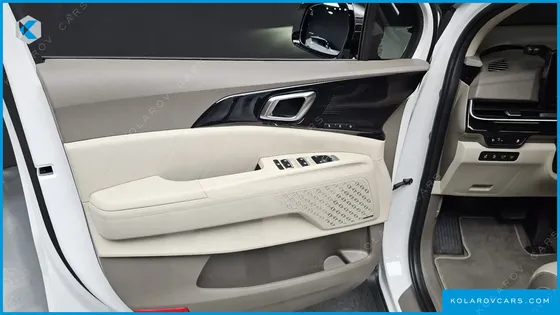 KIA CARNIVAL GASOLINE 9-SEATER GRAVITY