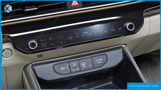 KIA CARNIVAL GASOLINE 9-SEATER GRAVITY