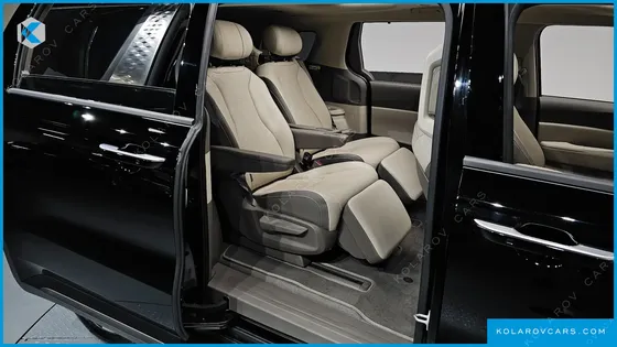 KIA CARNIVAL GASOLINE 7-SEATER NOBLESSE