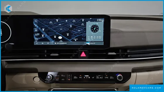 KIA CARNIVAL GASOLINE 7-SEATER NOBLESSE