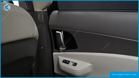 KIA CARNIVAL GASOLINE 7-SEATER NOBLESSE