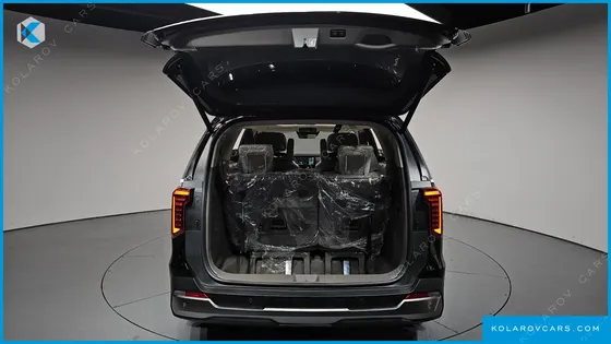 KIA CARNIVAL GASOLINE 7-SEATER NOBLESSE