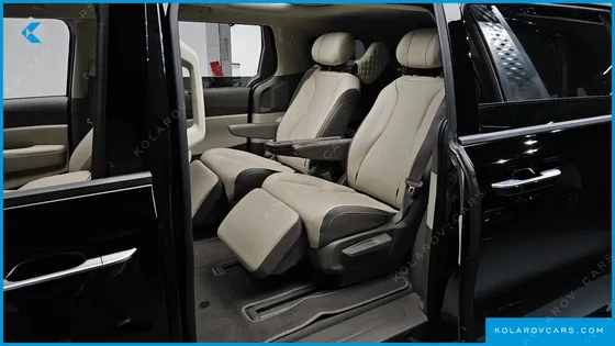 KIA CARNIVAL GASOLINE 7-SEATER NOBLESSE
