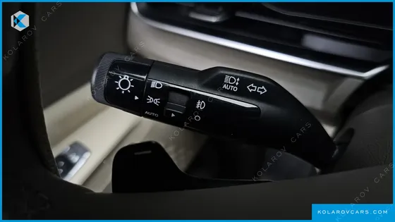 KIA CARNIVAL GASOLINE 7-SEATER NOBLESSE