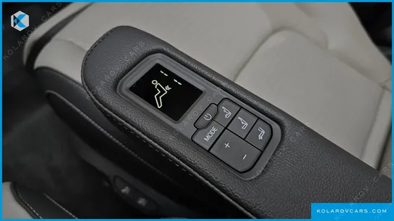 KIA CARNIVAL GASOLINE 7-SEATER NOBLESSE