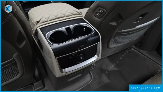 KIA CARNIVAL GASOLINE 7-SEATER NOBLESSE