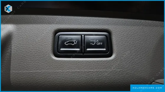 KIA CARNIVAL GASOLINE 7-SEATER NOBLESSE